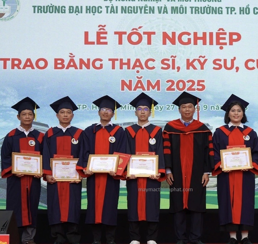 Áo cử nhân giá rẻ Hcm Áo cử nhân giá rẻ Hcm