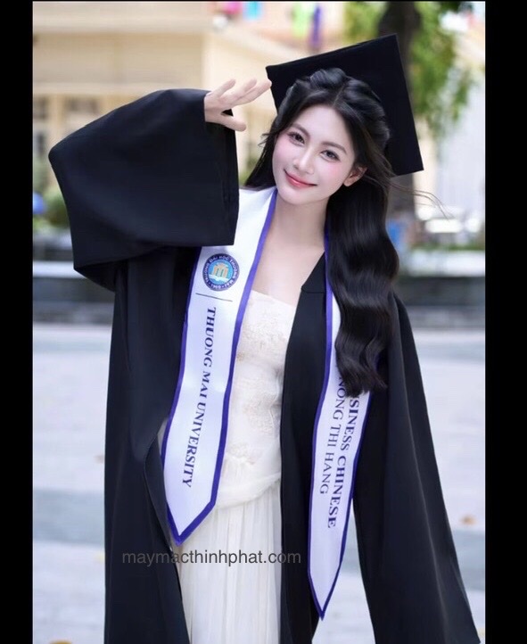 thuê áo cử nhân quốc tế