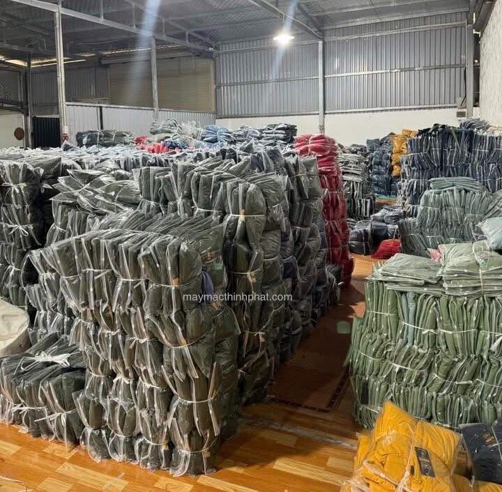 May áo khoác từ thiện May áo khoác từ thiện